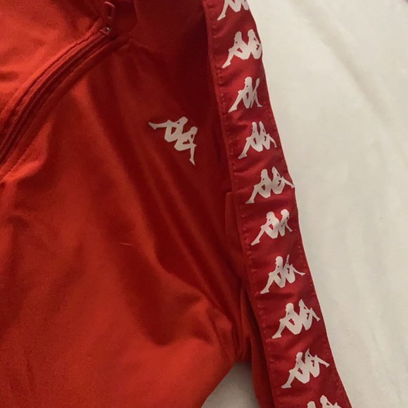 KAPPA cropped sweater only worn once, brand new condition. Size small - Picture 3 of 4